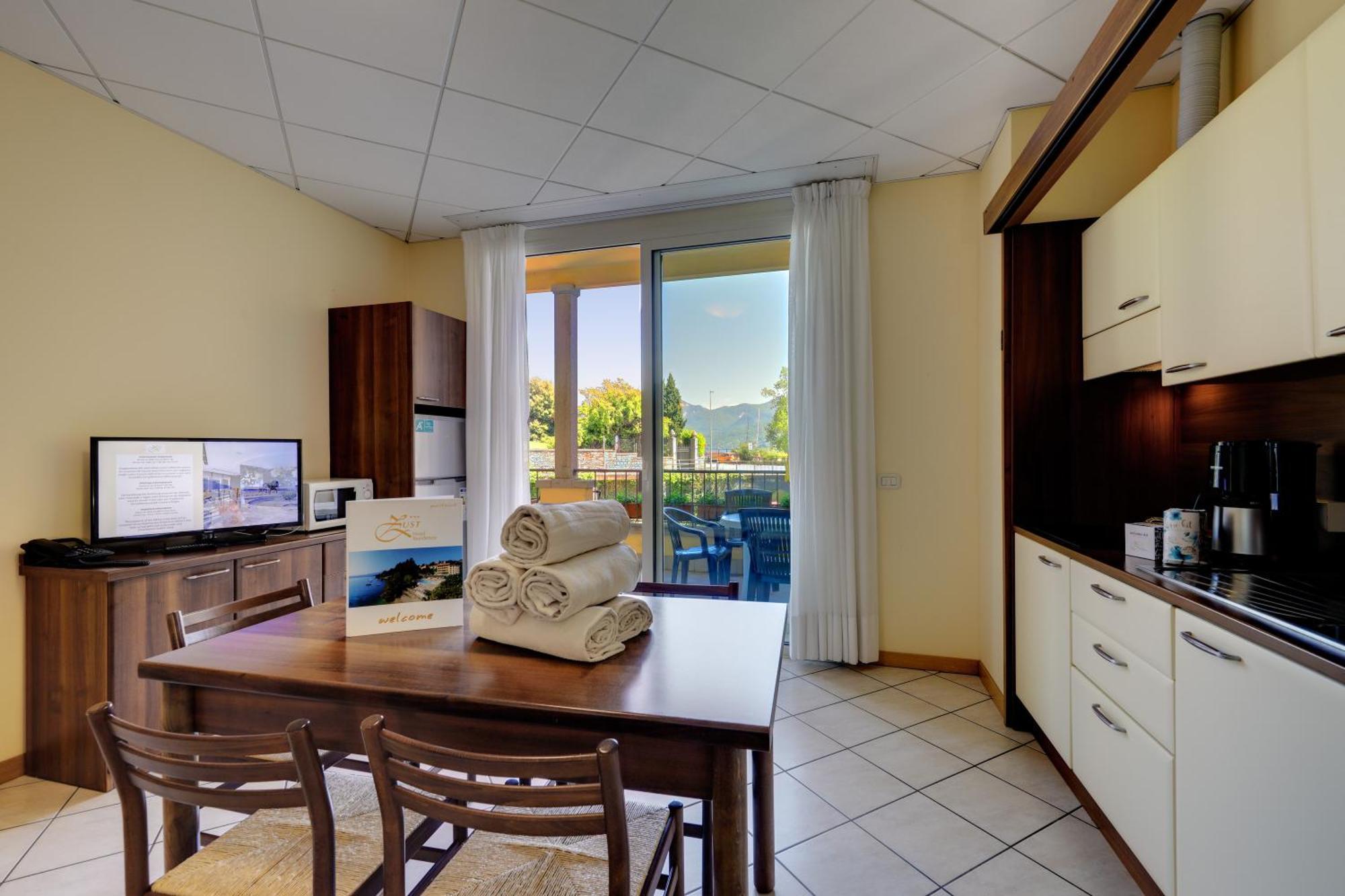 Hotel Residence Zust Βερμπάνια Εξωτερικό φωτογραφία